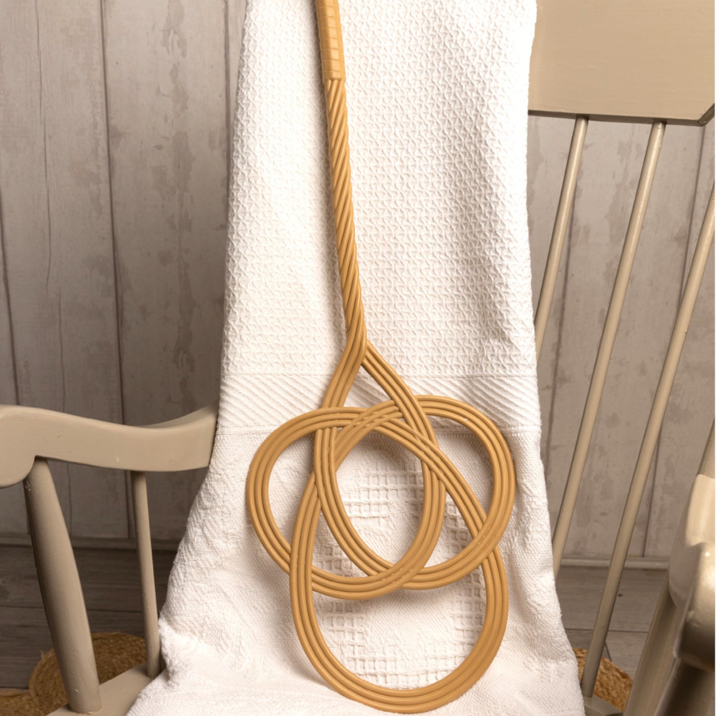 Carpet Beater Long Handle Rug Beater Traditional Carpet Cleaner for Rugs