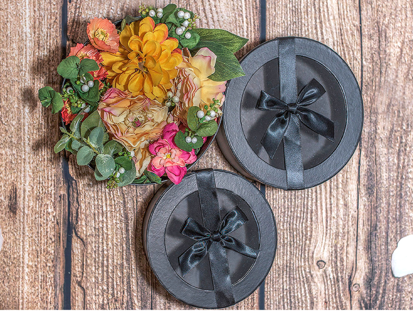 Round Gift Boxes with Transparent Lid and Decorative Ribbon