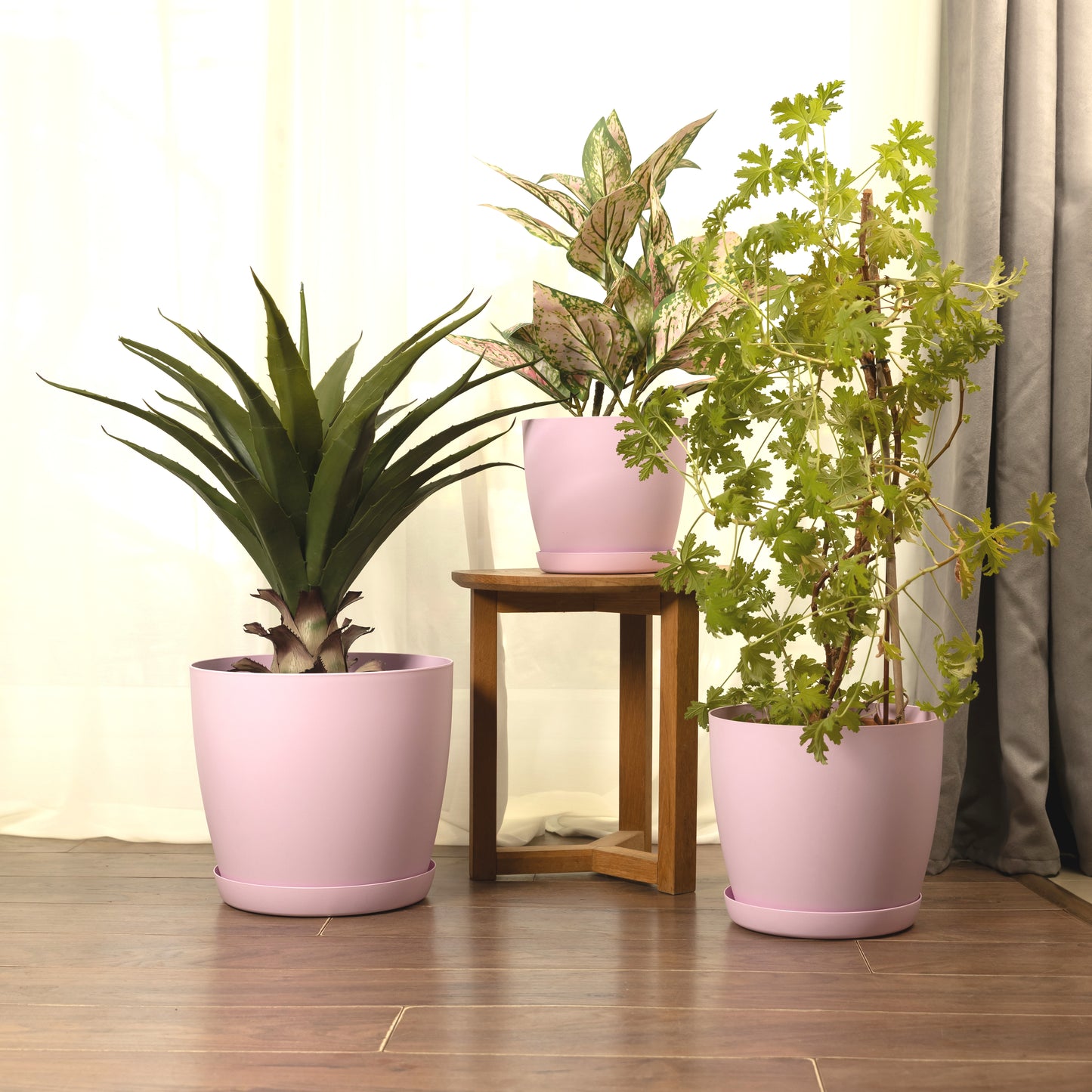 Plant Pots Indoor Matte Surface With Saucer Set of 4 Sizes 14/16/18/20cm