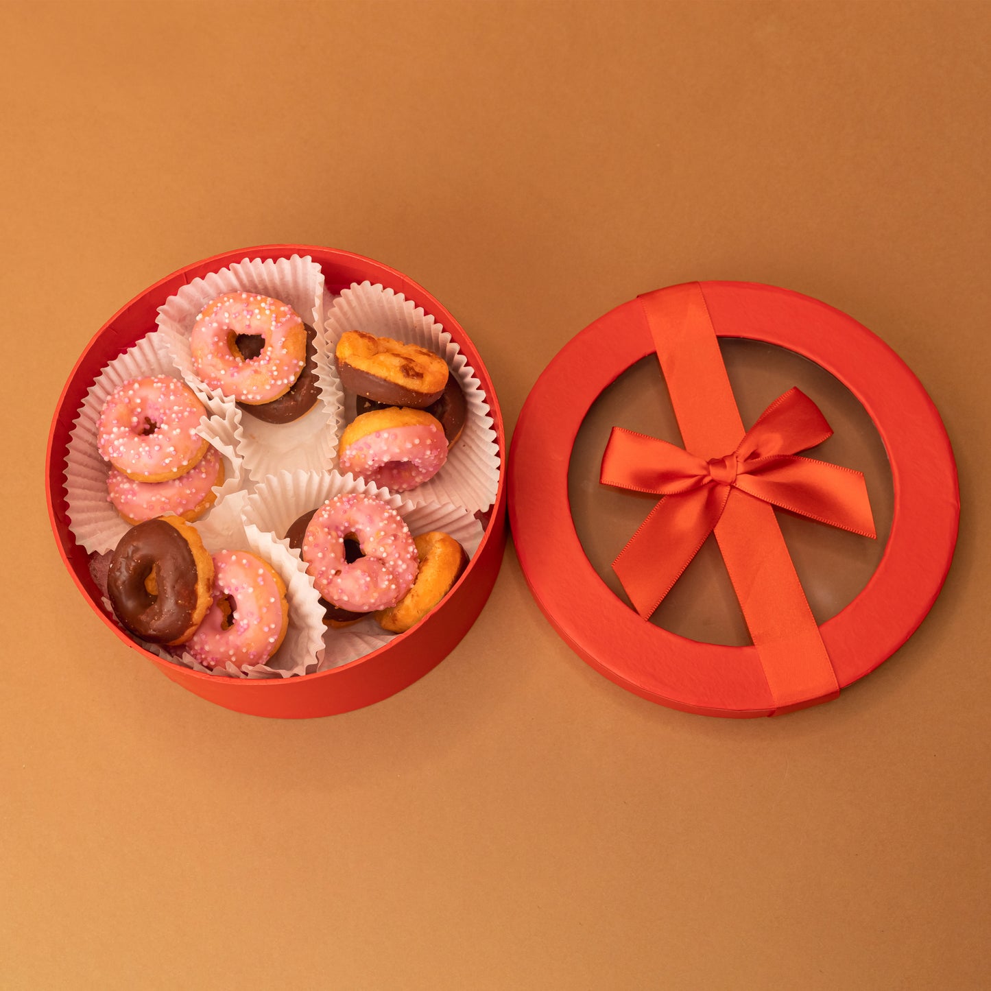 Round Gift Boxes with Transparent Lid and Decorative Ribbon