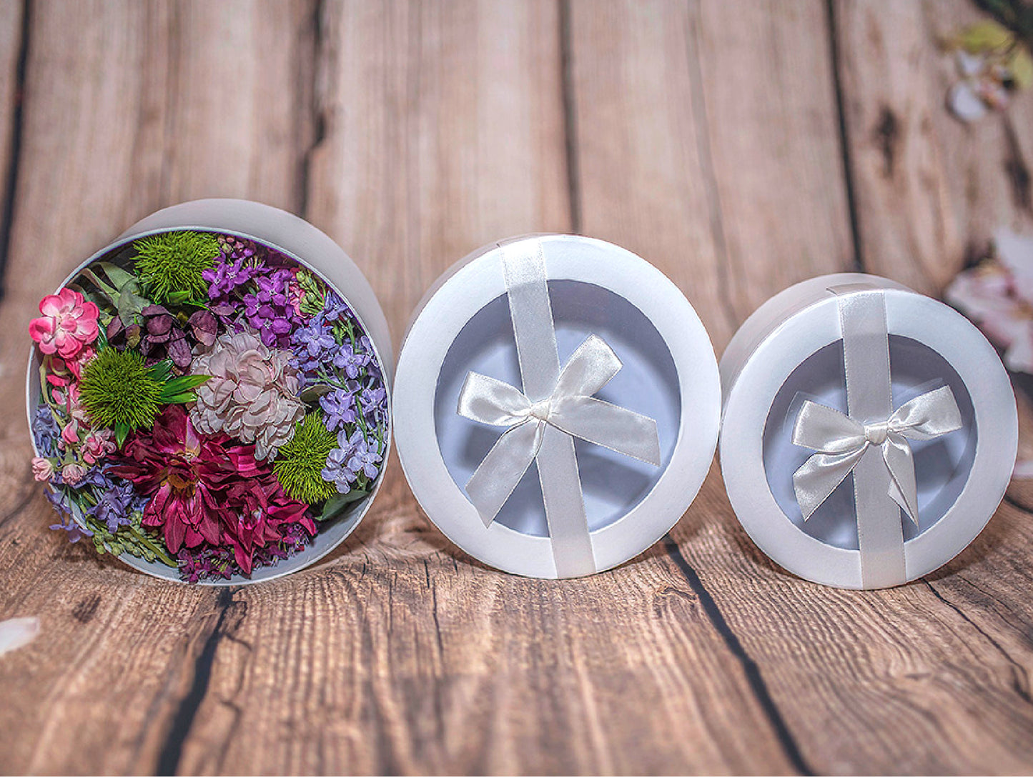 Round Gift Boxes with Transparent Lid and Decorative Ribbon